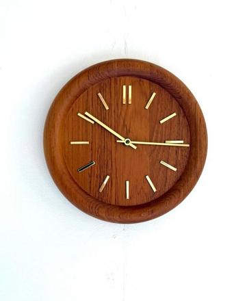 Vintage teakhouten klok, DANclock ‘80 beschikbaar voor biedingen
