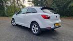 Seat Ibiza 1.2 TDI Gechiptuned 100pk Ecomotive 2011 Wit, Auto's, Voorwielaandrijving, Euro 5, Lederen bekleding, Zwart