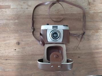 Adox fotocamera+ losse flitser beschikbaar voor biedingen