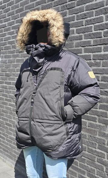 FjallRaven Polar Parka donsjas winterjas maat L Fjäll Räven beschikbaar voor biedingen