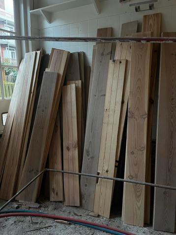 Massief grenen vloer. +-23m2 beschikbaar voor biedingen