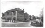 Nieuwendijk N.B Chr School met straatgezicht fotokaart  1950, Verzamelen, Ansichtkaarten | Nederland, Verzenden, 1940 tot 1960