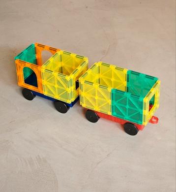 2 magnetische auto's Magnetic Tiles | Nieuw  beschikbaar voor biedingen