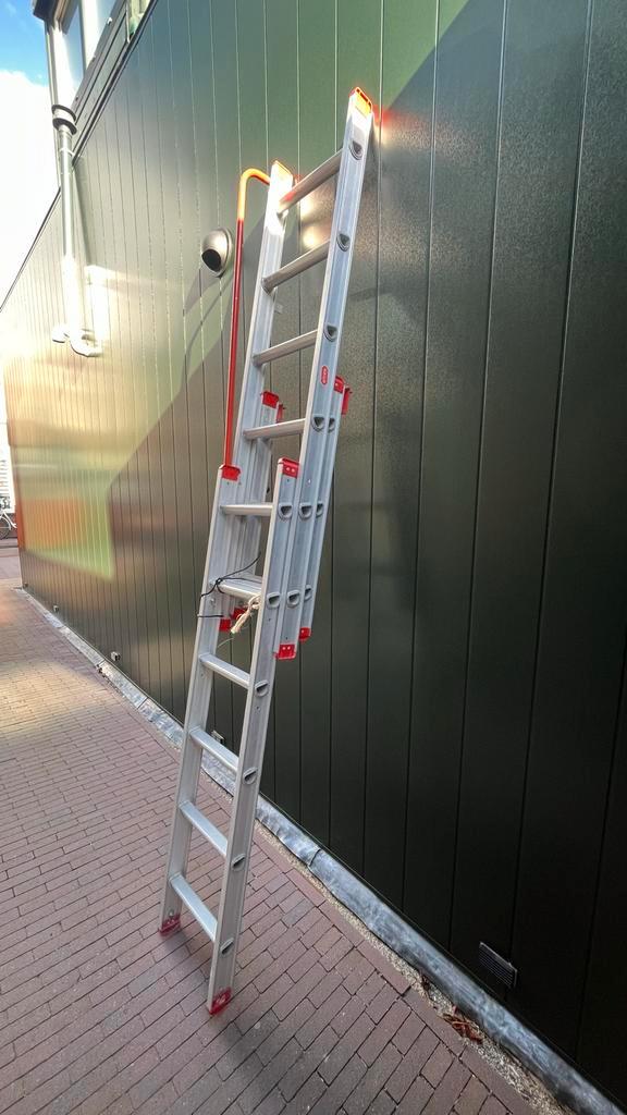 Altrex ladder (3-delig), Doe-het-zelf en Verbouw, Ladders en Trappen, Gebruikt, Ladder, 2 tot 4 meter, Opvouwbaar of Inschuifbaar