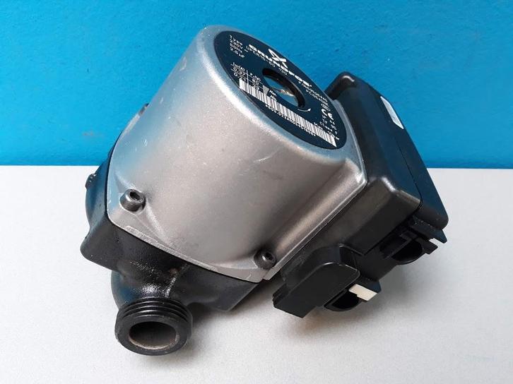 Cv pomp Nefit Smartline HRC24 cw3 UPER15-60 130 Grundfos, Doe-het-zelf en Verbouw, Verwarming en Radiatoren, Gebruikt, Cv-ketel of Combi-ketel
