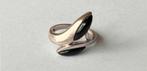 Zilveren DESIGN ring met onyx, Verzenden, Zo goed als nieuw, 17 tot 18, Dame