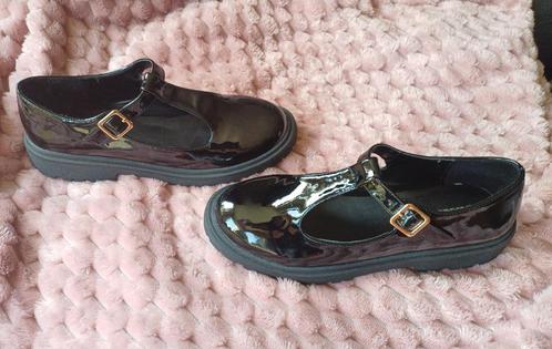 Leuke zwarte lakschoenen met gesp-sluiting, in maat 40, Kleding | Dames, Schoenen, Zo goed als nieuw, Schoenen met lage hakken