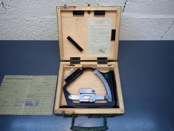 Sovjet artilleriequadrant , zeldzaam militair meetinstrument beschikbaar voor biedingen