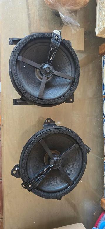 Volvo s80 hoedenplank speakers beschikbaar voor biedingen