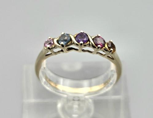 Gouden vintage ring met Edelstenen. 2025/445., Sieraden, Tassen en Uiterlijk, Ringen, Zo goed als nieuw, Dame, 18 tot 19, Overige kleuren