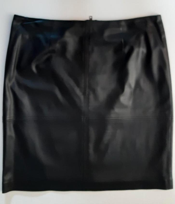 Echt leren korte rok. Zwart . Maar 40 Merk is Comma, Kleding | Dames, Rokken, Zo goed als nieuw, Maat 38/40 (M), Zwart, Boven de knie