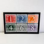 Vintage schilderij met Nederlandse postzegels, Minder dan 50 cm, Oorspronkelijke maker, Ophalen of Verzenden, Minder dan 50 cm