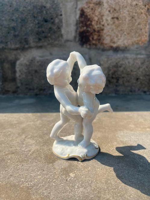 Hutschenreuther porseleinen beeldje van 2 dansenden kinderen, Antiek en Kunst, Kunst | Beelden en Houtsnijwerken, Ophalen of Verzenden
