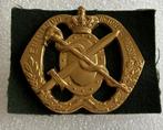 Baretembleem Korps Geneeskunde Troepen KL, Verzamelen, Militaria | Algemeen, Verzenden, Landmacht, Nederland, Embleem of Badge