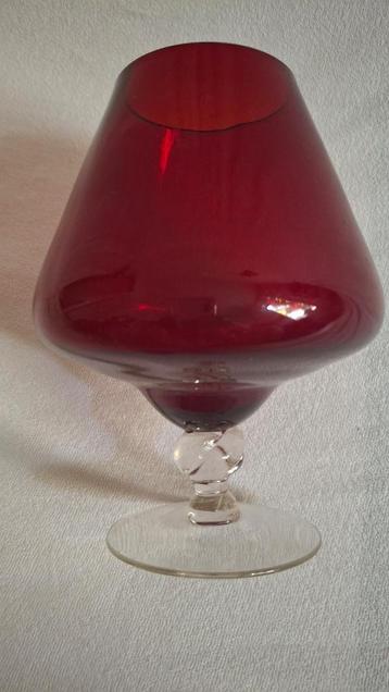 Rood cognagglas Retro 'jaren 60 of 70 beschikbaar voor biedingen
