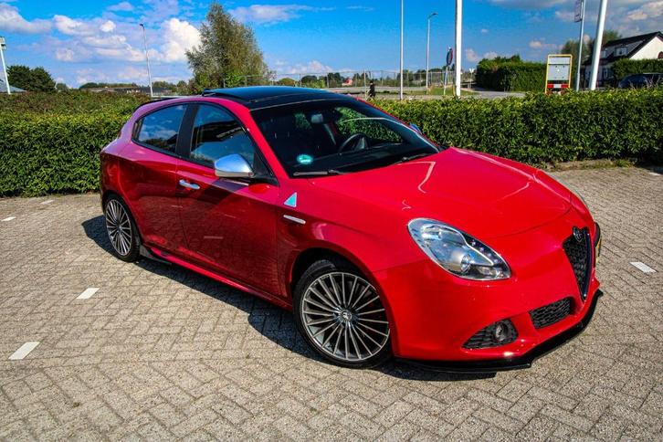 Alfa Romeo Giulietta 1.7TBi Quadrifoglio | NL-Auto | CarPlay, Auto's, Alfa Romeo, Particulier, Giulietta, ABS, Airbags, Airconditioning