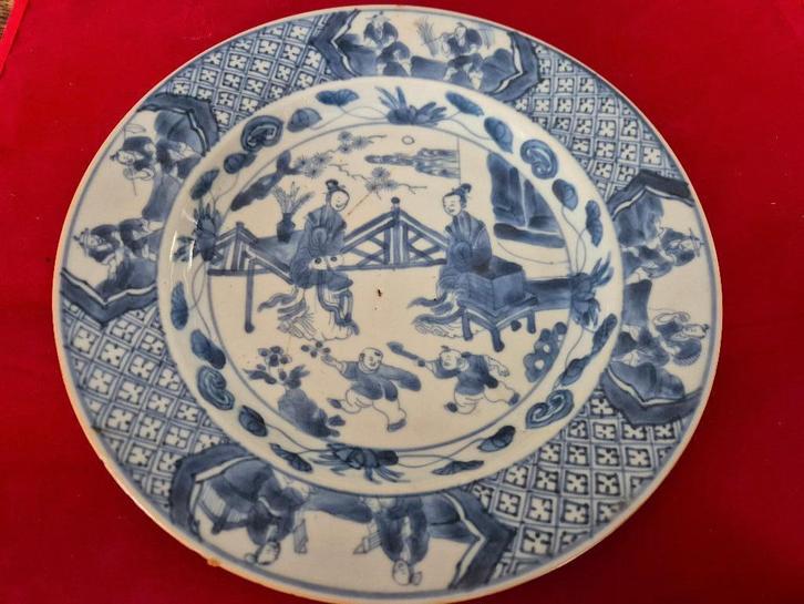 China Kangxi 1662-1722 | Blauw Wit Bord Figuren in Tuin =65=, Antiek en Kunst, Antiek | Porselein, Ophalen of Verzenden
