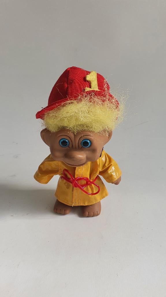 Vintage Trol in regenjas, poppetje, TNT 1991, 15 cm. 5C4, Tweedehands verkoop, Tweedehands verkoop, Gebruikt, Ophalen of Verzenden