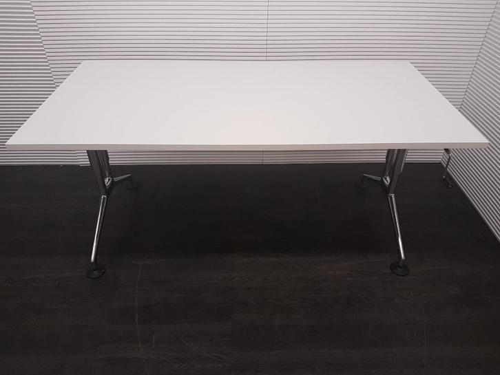 Vitra ad hoc bureau 160x80 slinger, Huis en Inrichting, Bureaus, Zo goed als nieuw, Bureau, In hoogte verstelbaar, Ophalen
