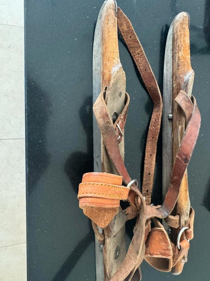 Vintage Friese doorlopers –houten schaatsen met leren riemen, Sport en Fitness, Schaatsen, Zo goed als nieuw, Friese doorlopers