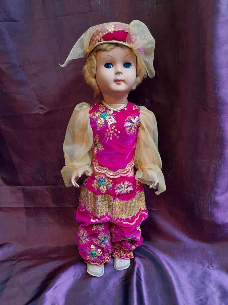 Mooie oude kermis pop, Verzamelen, Poppen, Zo goed als nieuw, Pop, Ophalen of Verzenden