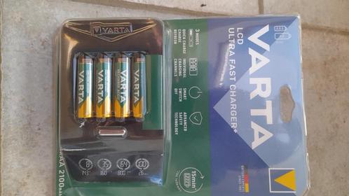 Varta charger voor AAA en AA batterijen, Audio, Tv en Foto, Accu's en Batterijen, Nieuw, Oplaadbaar, Ophalen of Verzenden