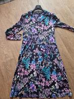 YEST jurk zwart lange mouw met een kleuren print in maat 40, Kleding | Dames, Maat 38/40 (M), Zwart, Ophalen of Verzenden, Zo goed als nieuw