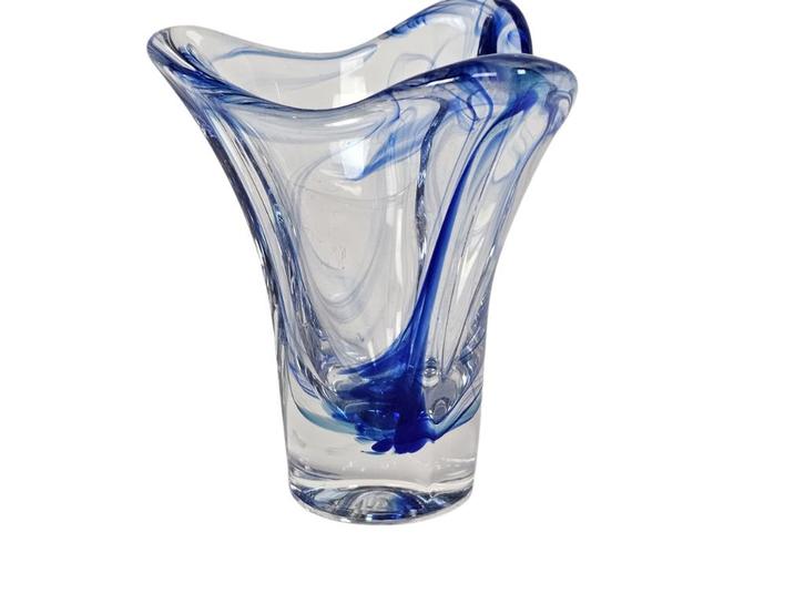 Max Verboeket  - Kristalunie Maastricht- slingervaasje, Antiek en Kunst, Antiek | Glas en Kristal, Ophalen of Verzenden