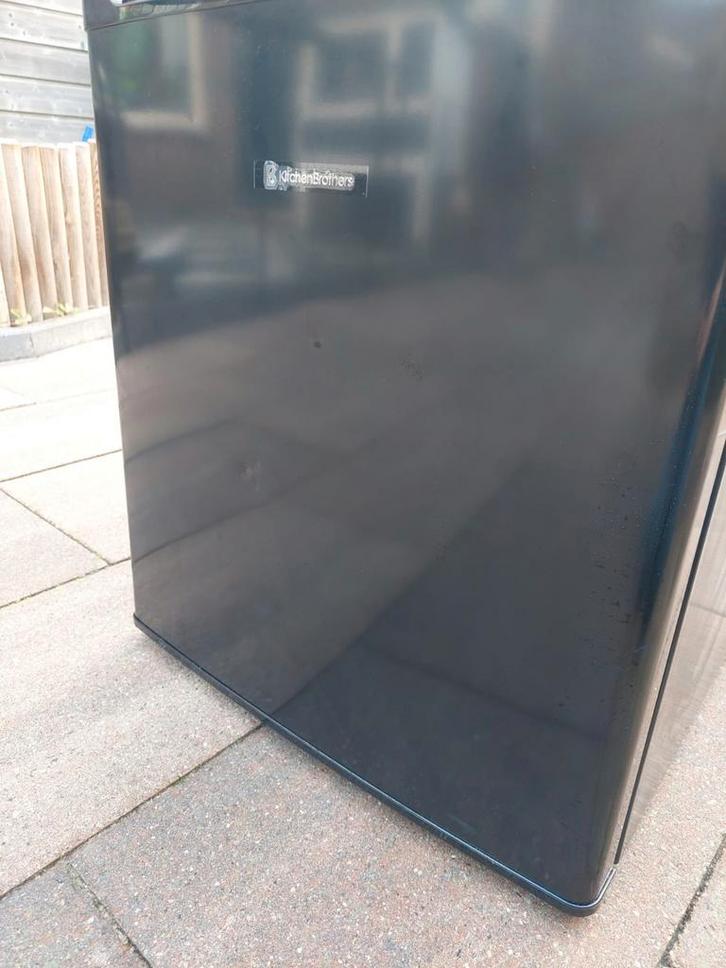 Compacte KitchenBrothers Koelkast, Witgoed en Apparatuur, Koelkasten en IJskasten, Nieuw, Met vriesvak, Minder dan 75 liter, Minder dan 85 cm