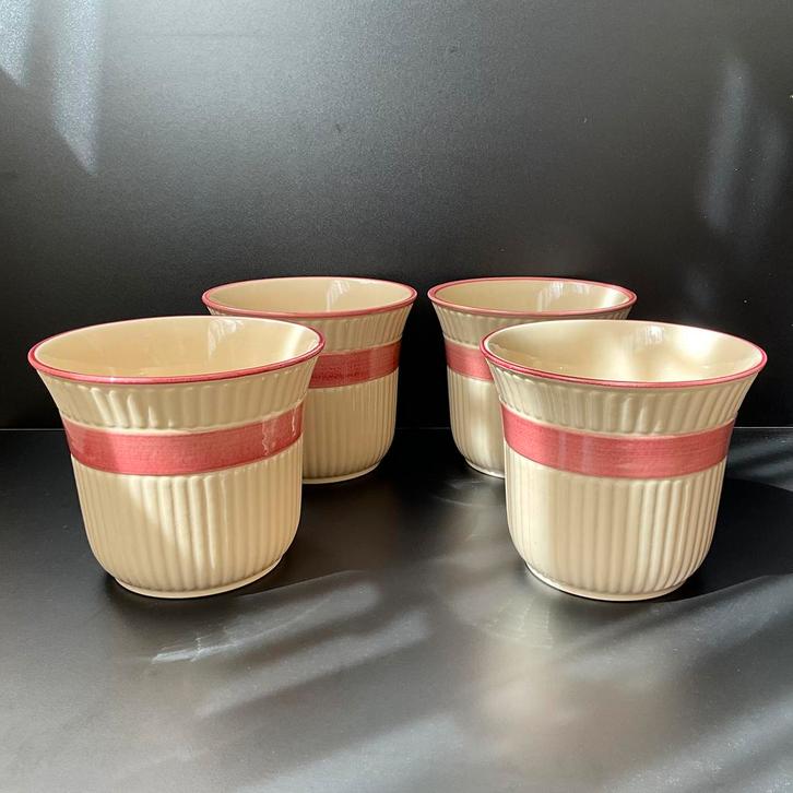 Vier crèmekleurige keramieke bloempotten, Tuin en Terras, Bloempotten, Zo goed als nieuw, Overige materialen, Binnen, Minder dan 40 cm