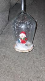 Sneeuwpop in wijnglas decoratie, Diversen, Kerst, Ophalen of Verzenden, Zo goed als nieuw