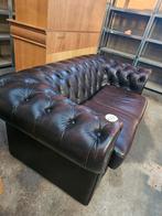 Klassieke bruine lederen tweezitsbank, Huis en Inrichting, Banken | Bankstellen, Gebruikt, Klassiek, 150 tot 200 cm, Tweepersoons