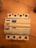 Hager CDA463G aardlekschakelaar, Hobby en Vrije tijd, Ophalen, Gebruikt