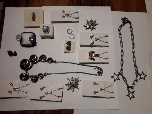 COLLECTIE VINTAGE SIERADEN( colliers,ringen,oorbellen enz, Sieraden, Tassen en Uiterlijk, Ringen, Zo goed als nieuw, Dame, Zilver