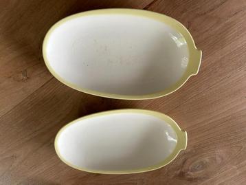 Pastel serviesdelen   beschikbaar voor biedingen