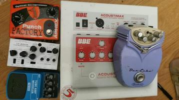 pedalen: dan-echo, simplifier clone, aphex opt. compressor + beschikbaar voor biedingen