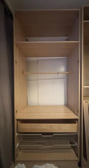 Ikea pax kast (achterwand en deuren erbij)
