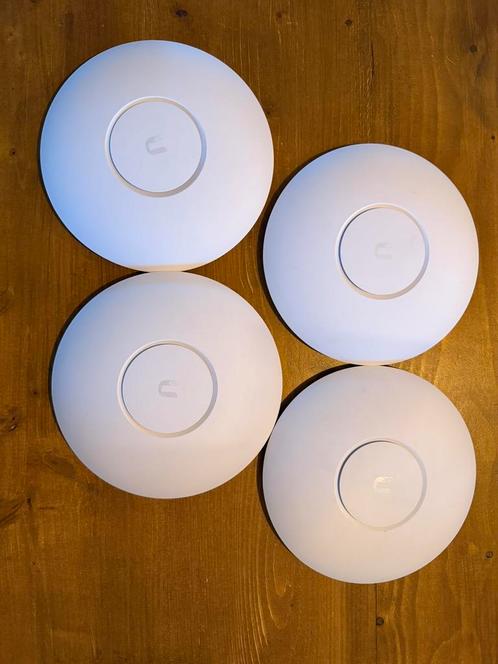 Ubiquiti UniFi AP AC Pro 4 stuks prijs per stuk, Computers en Software, Accesspoints, Zo goed als nieuw, Ophalen of Verzenden