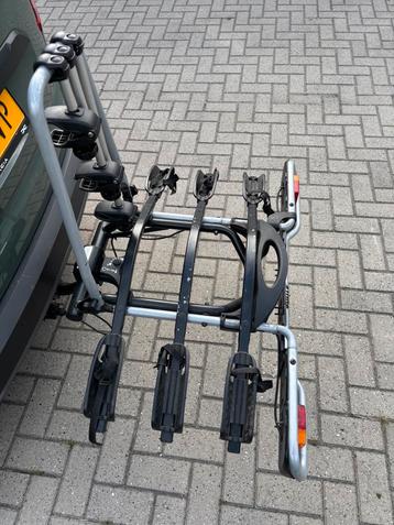 Fietsdrager 3 fietsen Thule te huur beschikbaar voor biedingen