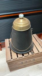 Een decoratieve ketel voor hout naast de open haard, Antiek en Kunst, Antiek | Koper en Brons, Ophalen of Verzenden, Koper