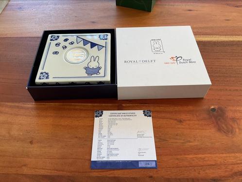 1 oz munt van nijntje in royal delft blauw tegeltje, Postzegels en Munten, Munten | Nederland, Setje, Overige waardes, Vóór koninkrijk