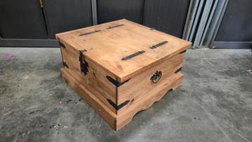 Houten opbergkist / dekenkist beschikbaar voor biedingen