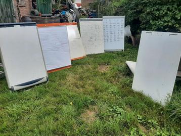 Flipovers / whiteboards op standaard beschikbaar voor biedingen