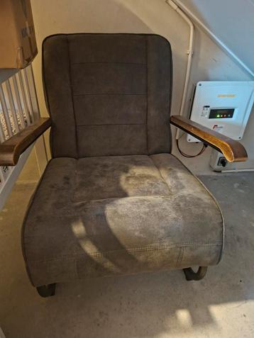 Fateuil  beschikbaar voor biedingen