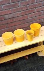 💐4 BLOEMPOTTEN OKERGEEL, Rond, Ophalen of Verzenden, Zo goed als nieuw, Aardewerk