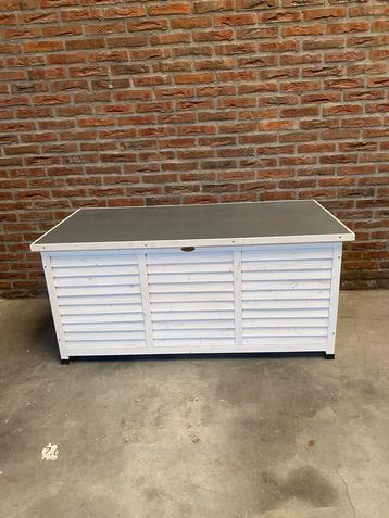 Houten opbergbox - tuinbox met metalen dak beschikbaar voor biedingen