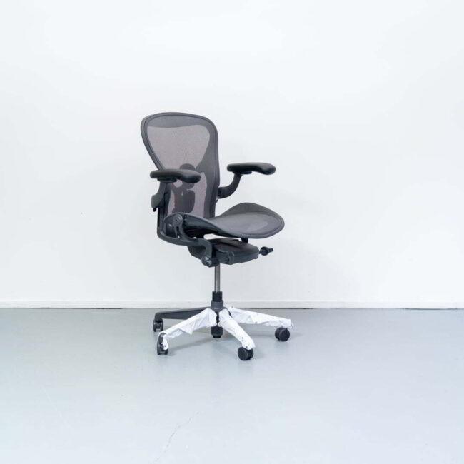 2x Herman Miller Aeron Remastered Graphite - Maat C, Huis en Inrichting, Bureaustoelen, Zo goed als nieuw, Bureaustoel, Ophalen of Verzenden