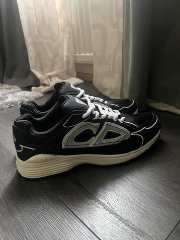 Dior b30 beschikbaar voor biedingen