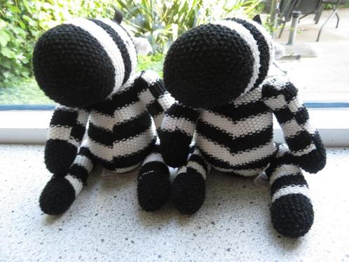 2 x Zwart wit gehaakte of gebreide zebra zebrapaard van Hema, Kinderen en Baby's, Speelgoed | Knuffels en Pluche, Zo goed als nieuw