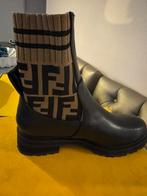 Fendi winter laarzen, Kleding | Dames, Ophalen of Verzenden, Zo goed als nieuw, Zwart, Hoge laarzen